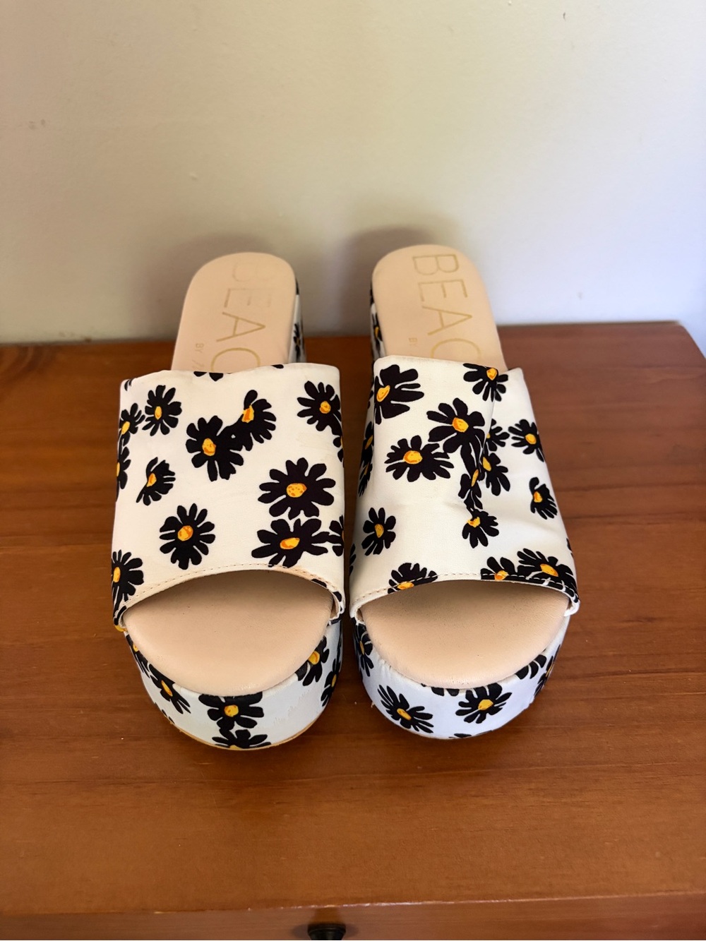 Beach by Matisse platform sandals  - Size 10